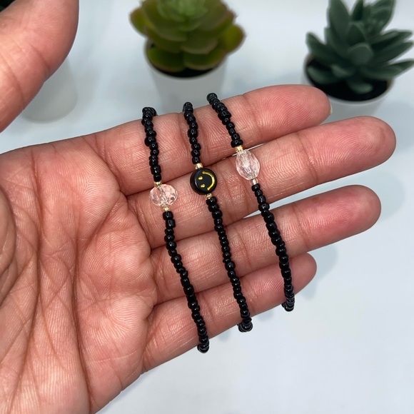 Handmade Trendy Glass Bead Bracelets with Smiley Face - Picture 2 of 5